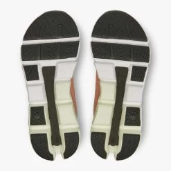 'On Running' Women's Cloudflyer 4 - Peach / Aloe -Footwear Sales Store 71.98669 cloudflyer 4 fw22 peach aloe w g3 1024x1024@2x